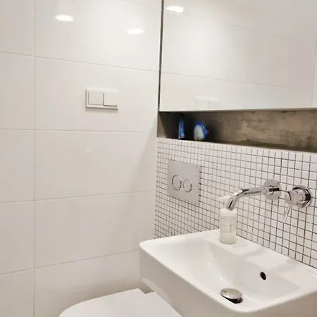 Serce Starego Miasta, Apartament Z Antresola Dla 2 - 6 Osob 아파트 그단스크